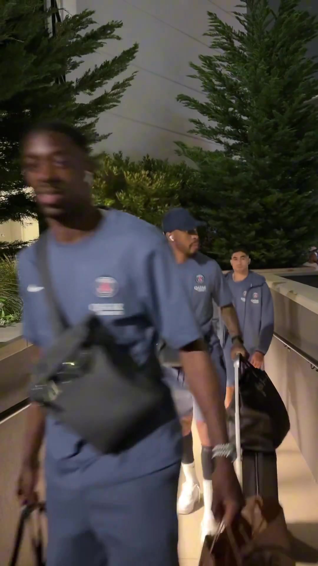 巴黎社媒晒抵达洛杉矶视频，与马竞、博塔弗戈、西雅图同组